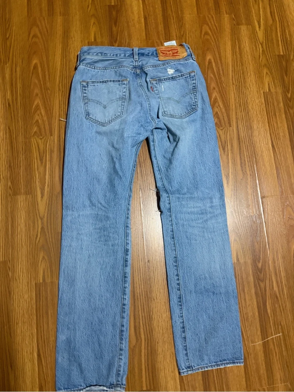 Levi's 501 button-fly ripped Y2K light wash denim jeans size 30x32